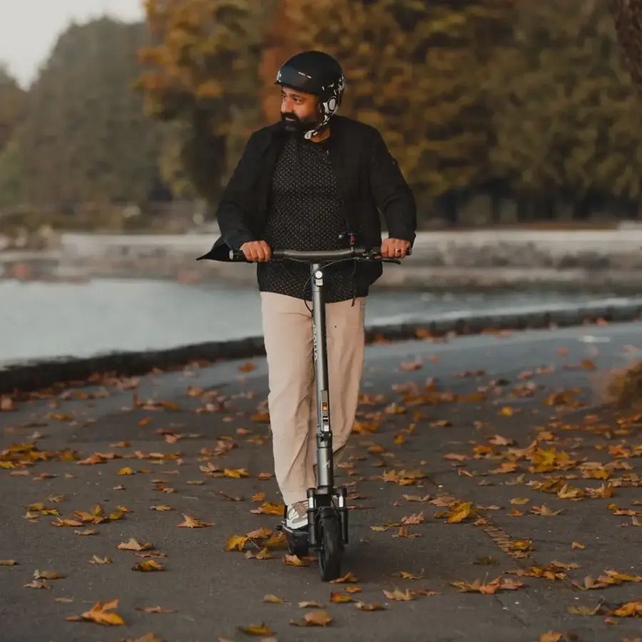 Apollo - Air Premium Electric Scooter w/43 mi Max Range & 21 mph Max Speed - Space Gray
