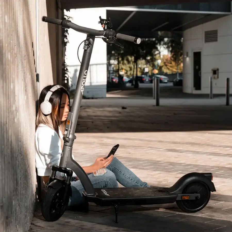 Apollo - Air Premium Electric Scooter w/43 mi Max Range & 21 mph Max Speed - Space Gray
