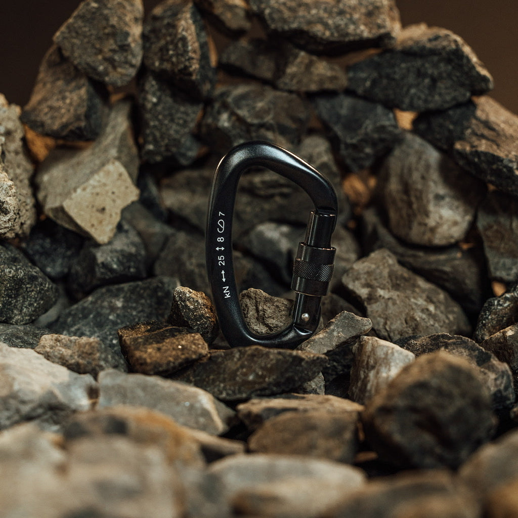 Accessory Carabiner Black & Black