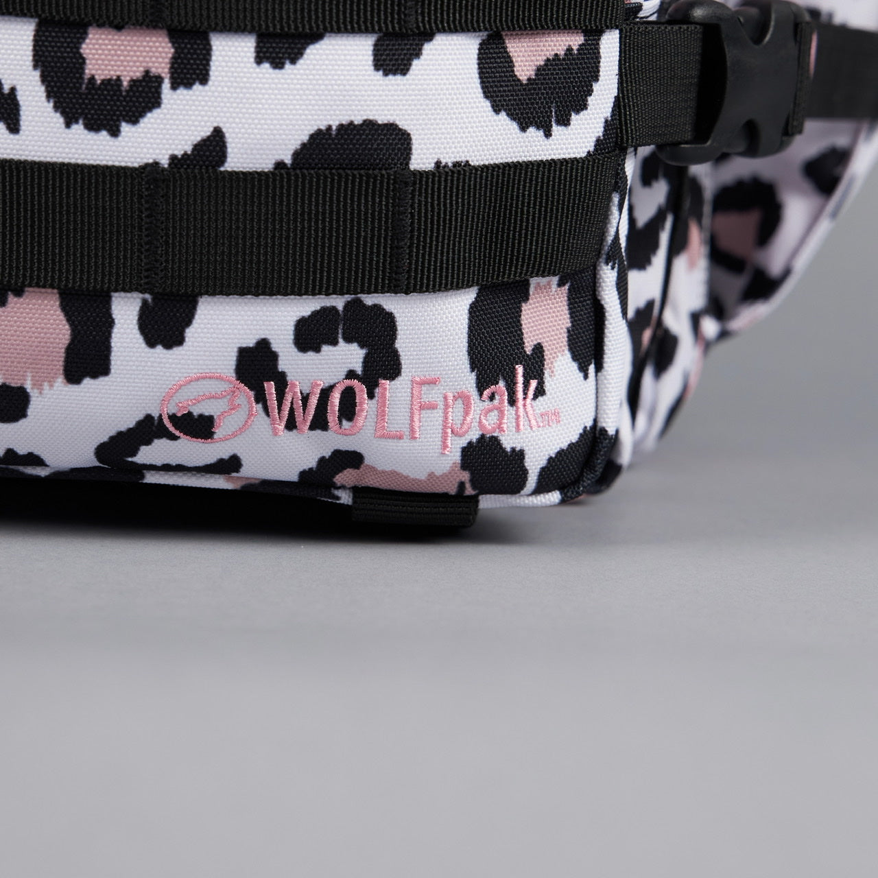 45L Backpack Leopard Pink Zip