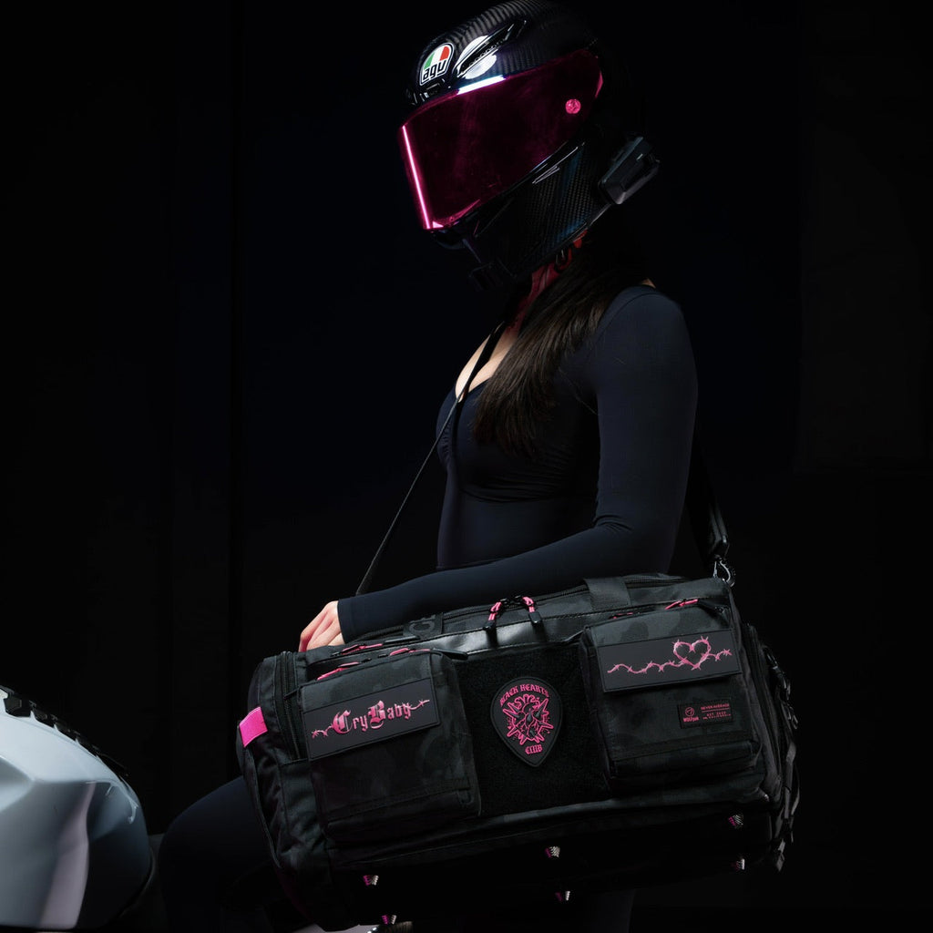 30L Perfect Duffle Bag Black Hearts