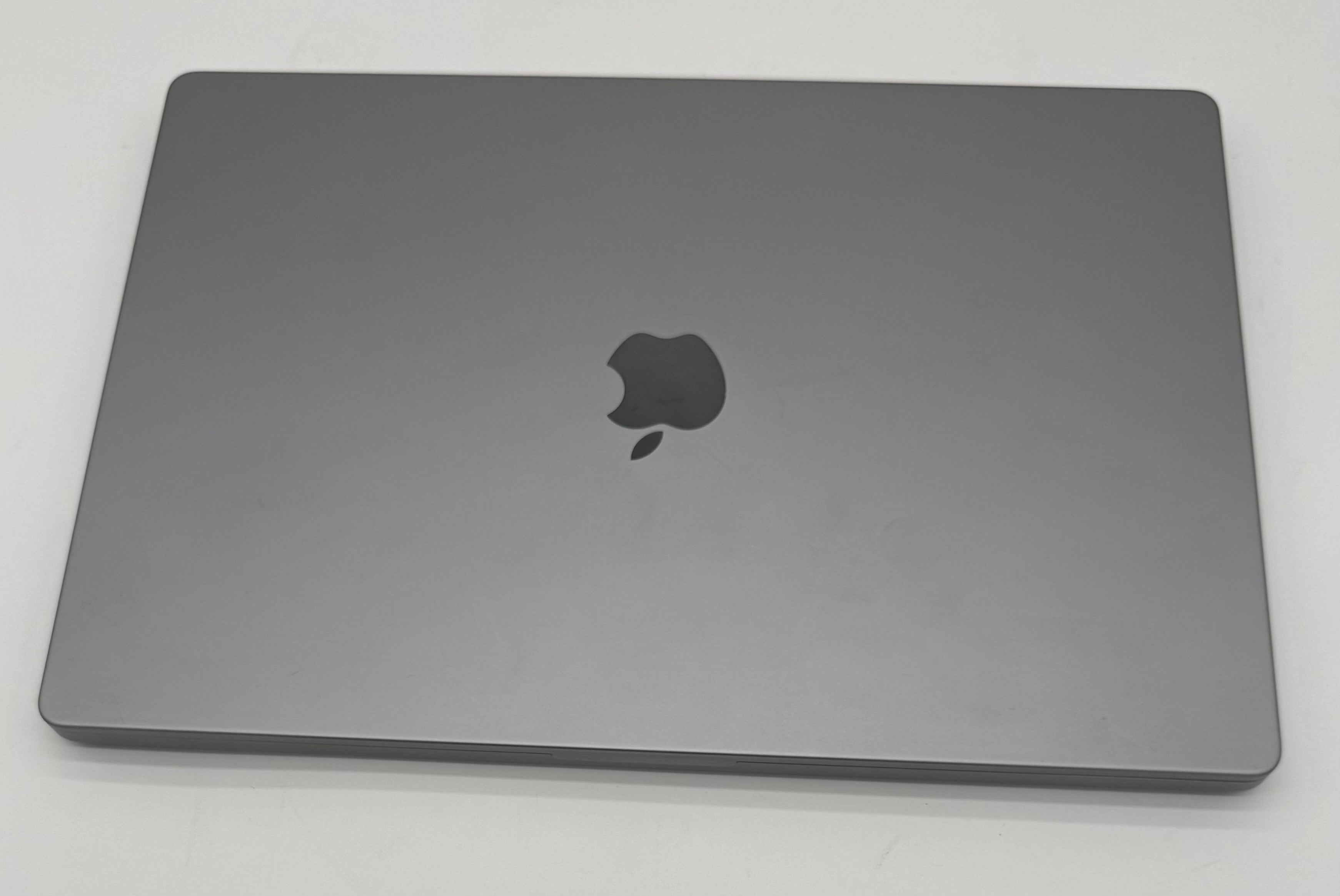 Apple MacBook Pro 16" A2485 M1 Pro 3.2GHz Max 10-Core 16GB RAM 1TB SSD macOS