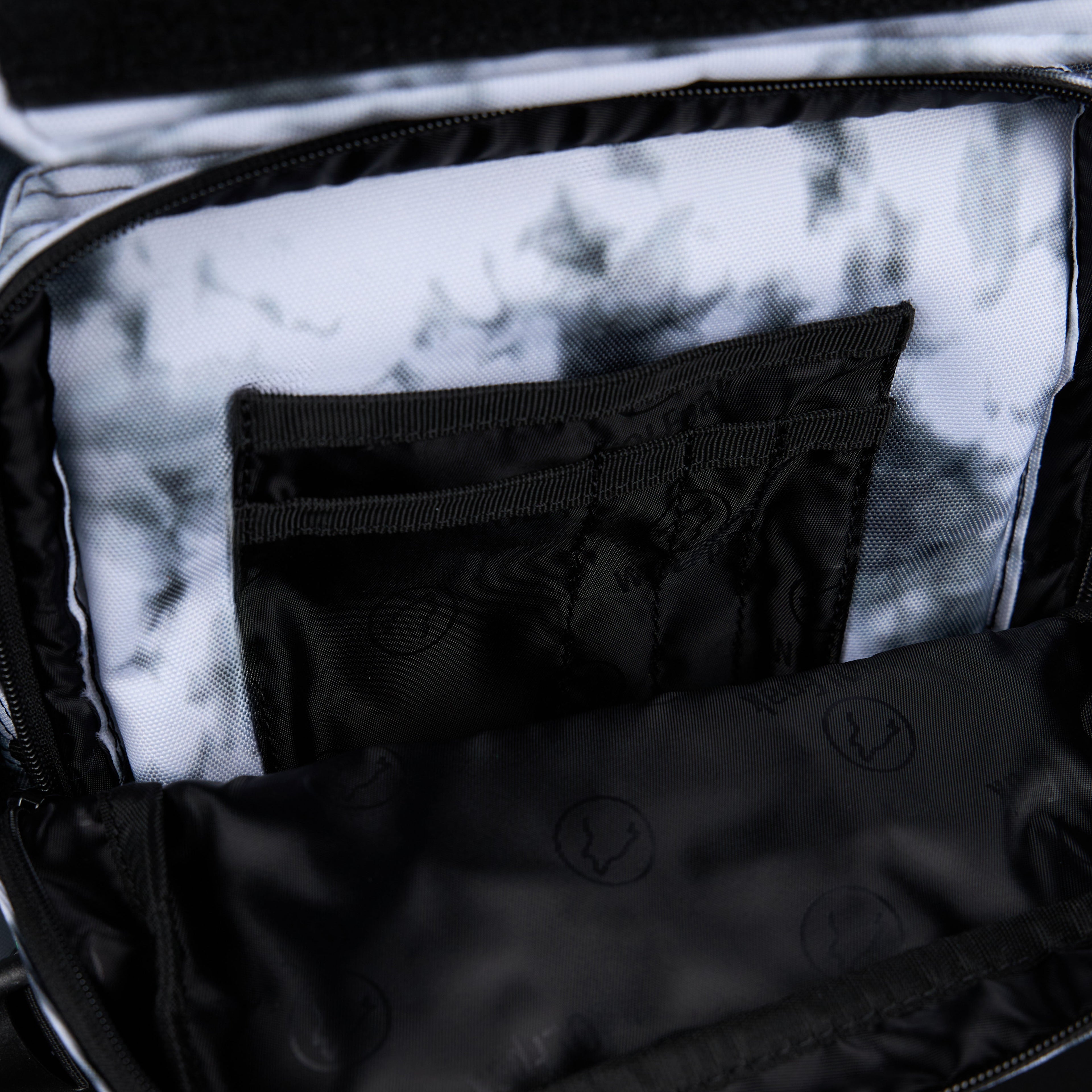 35L Backpack Graffiti Green