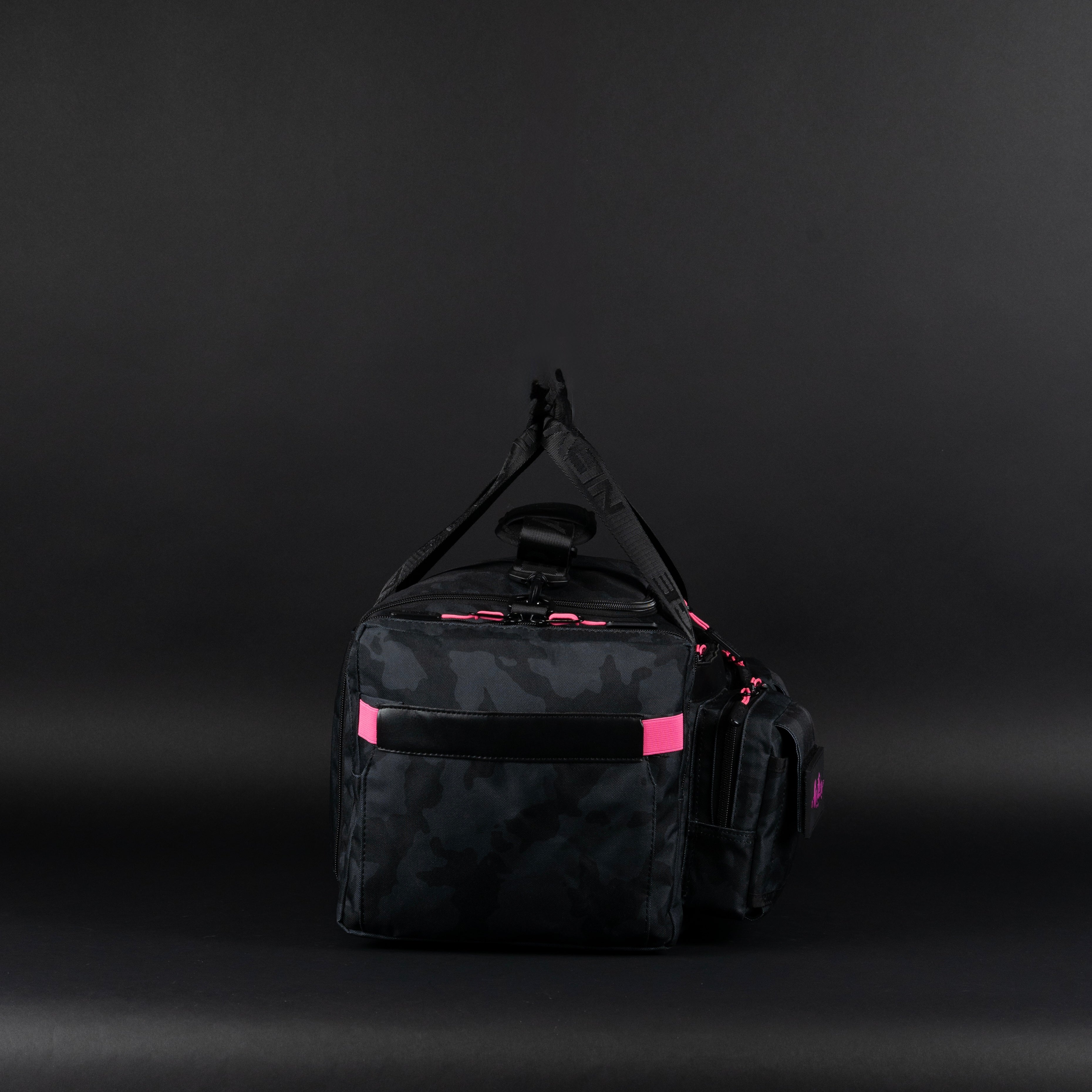 30L Perfect Duffle Bag Black Hearts