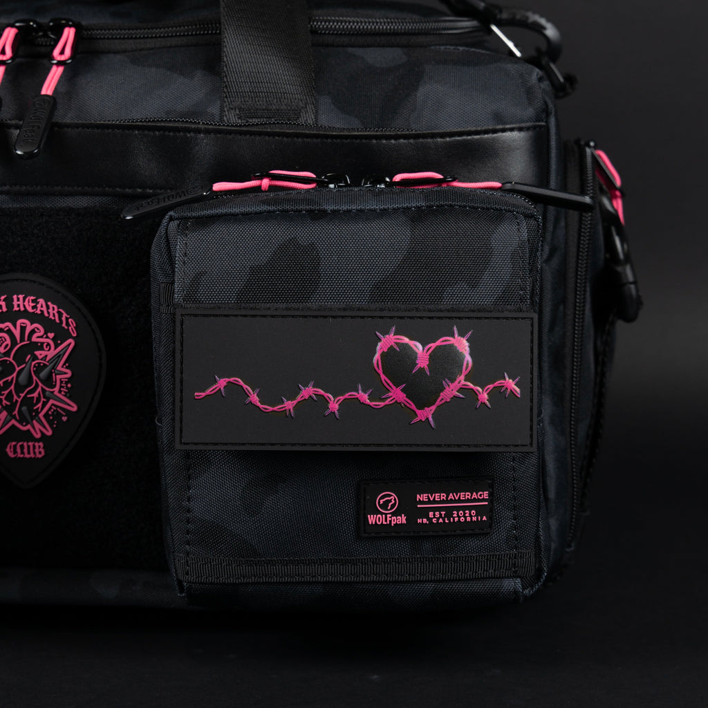 30L Perfect Duffle Bag Black Hearts