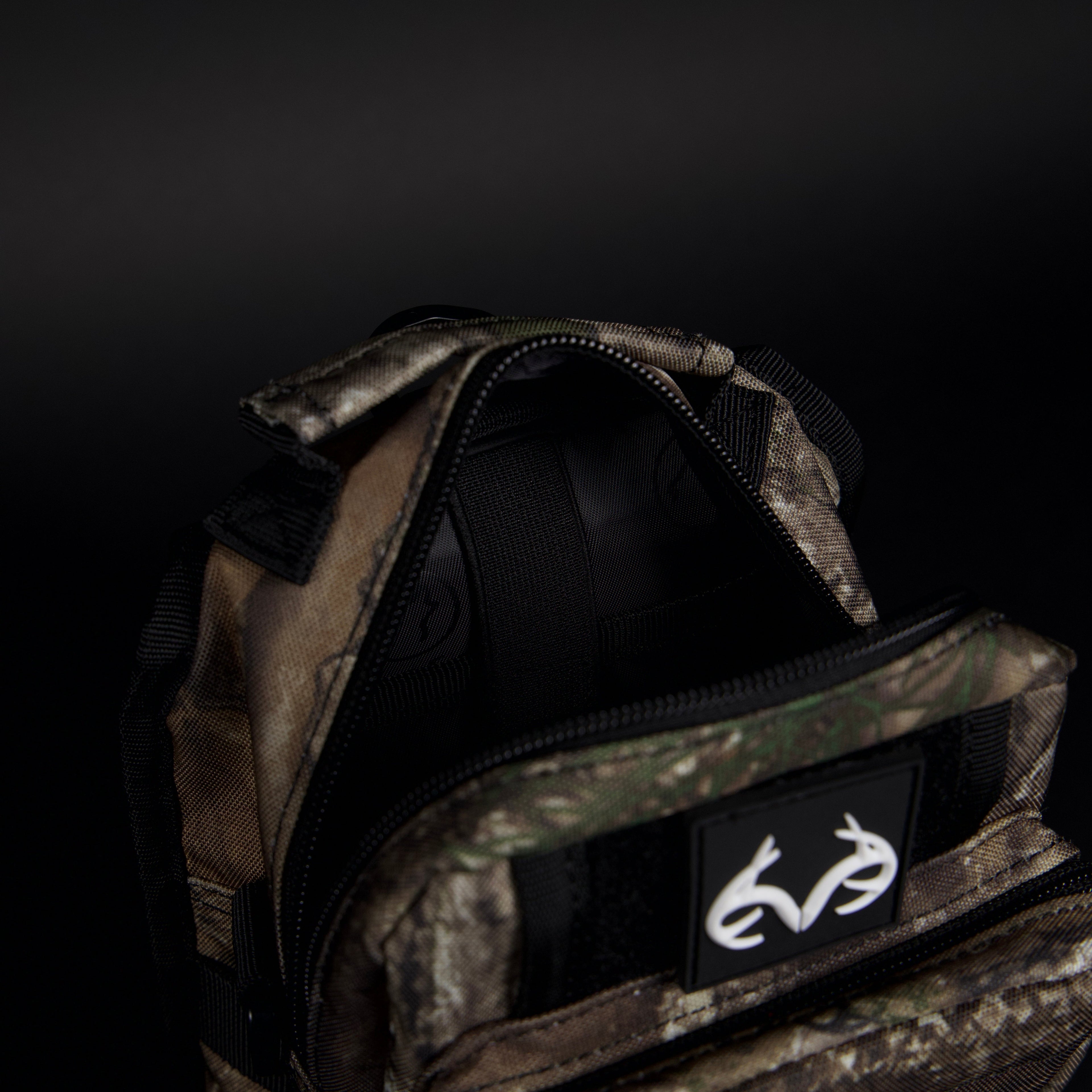 4L Mini Tactical Sling Bag Realtree APX