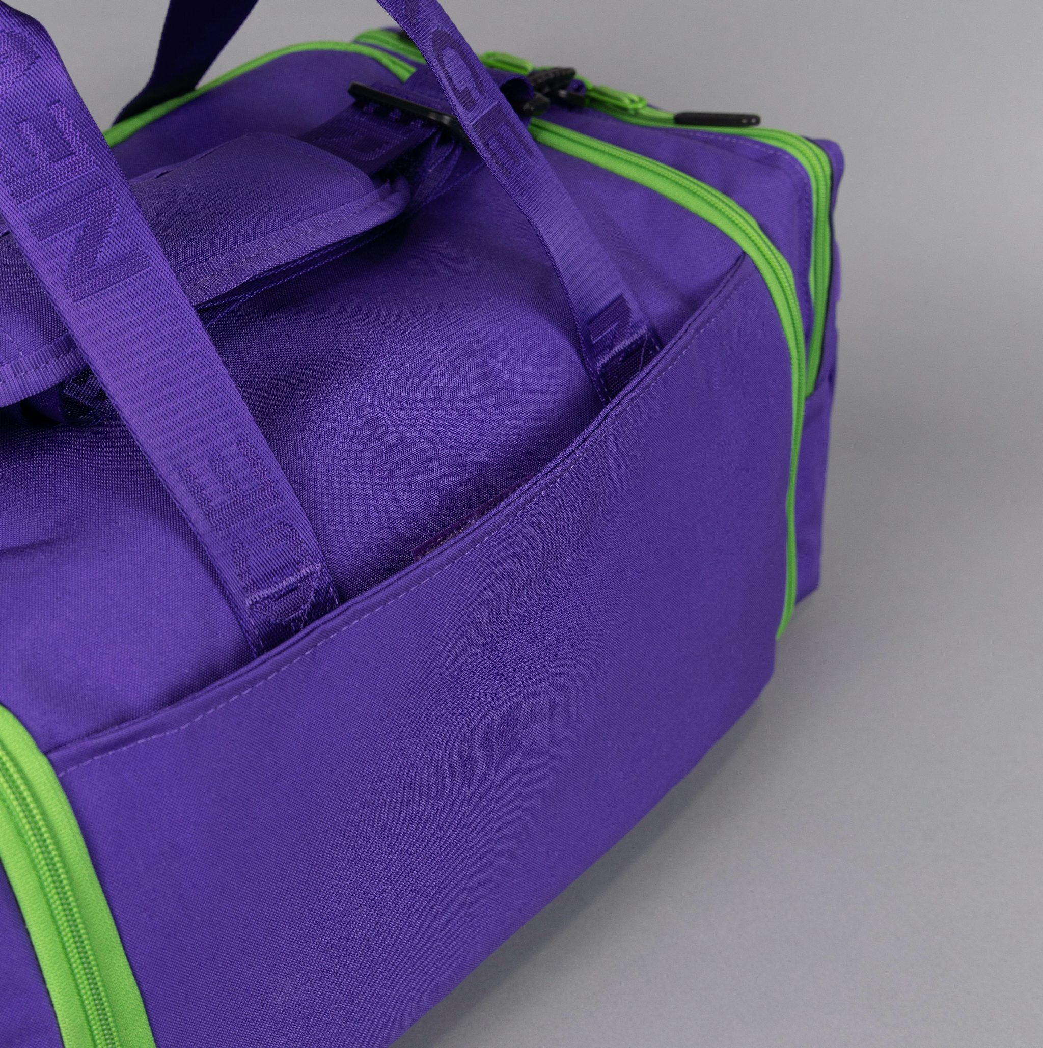 30L Perfect Duffle Bag Joker