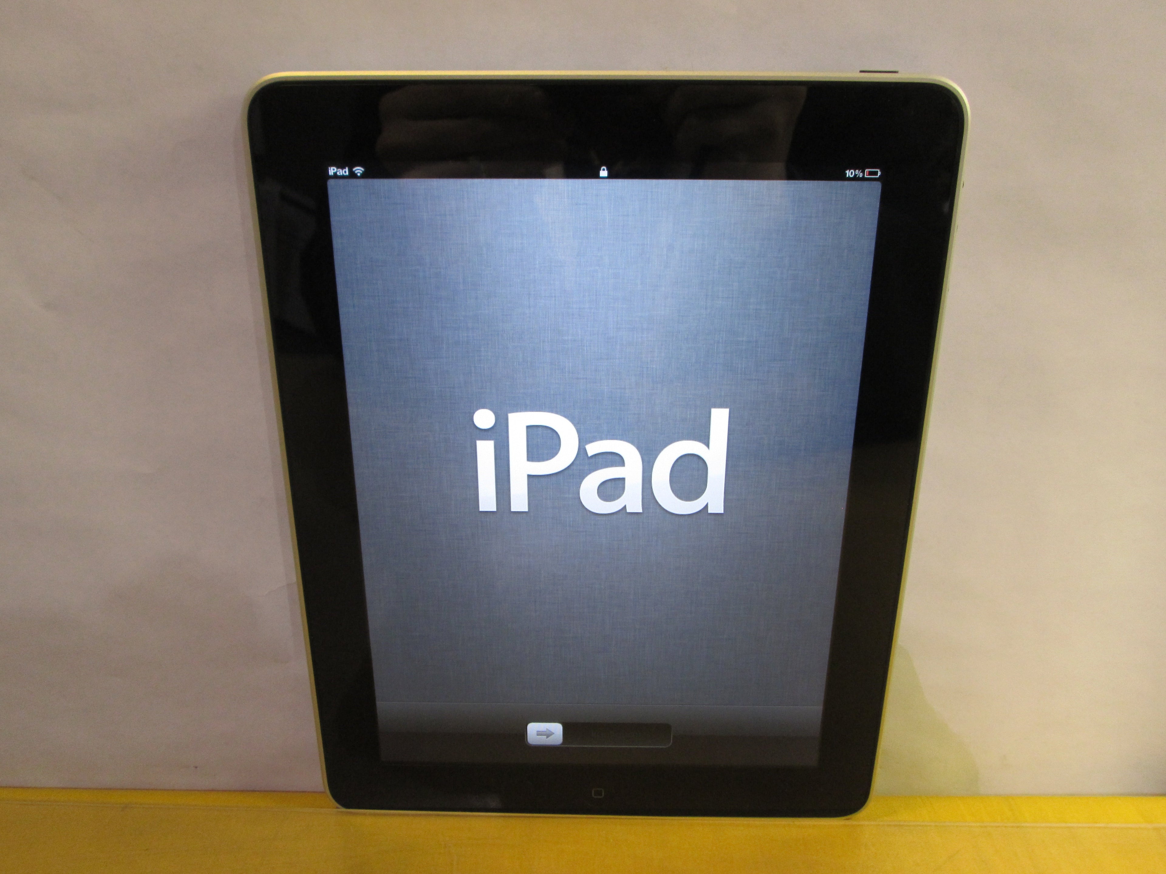 Apple iPad 1st Gen. A1216 16GB, Wi-Fi, 9.7in - [Black] Used Tablet