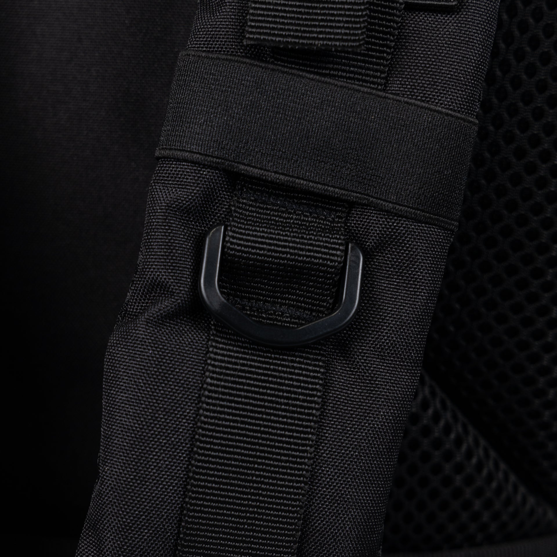 35L Backpack Power Slap Black